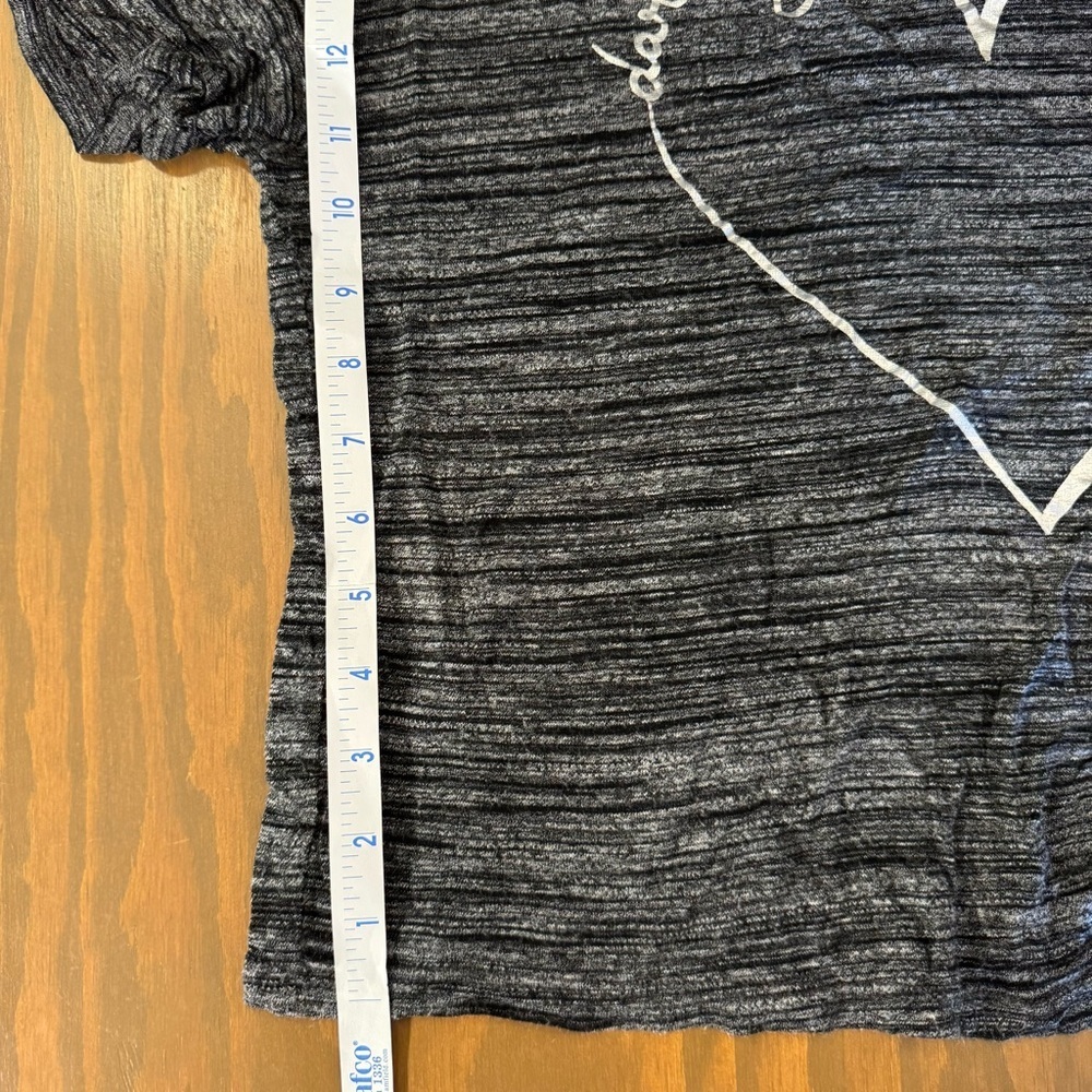 4/$20 H&M Darling Heart Gray Boxy T-Shirt Top - Picture 7 of 11